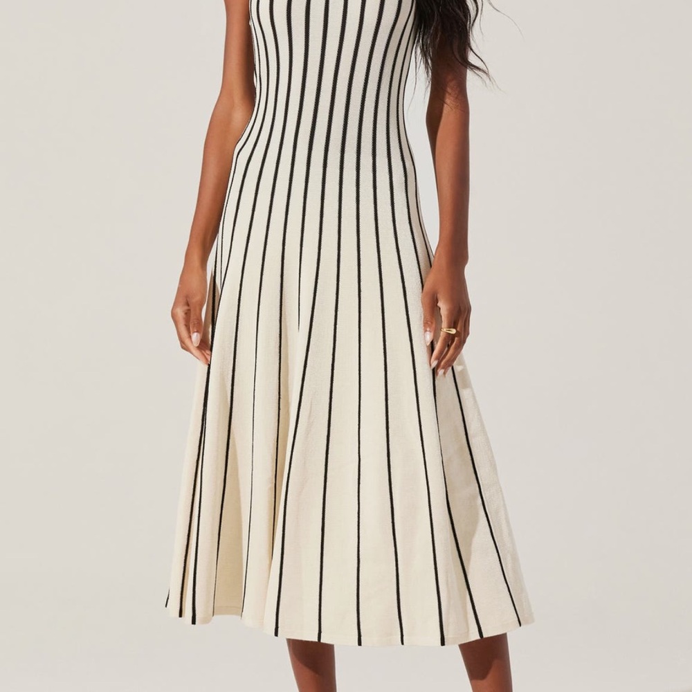 Astr Black and White Halter A-line Midi Dress
